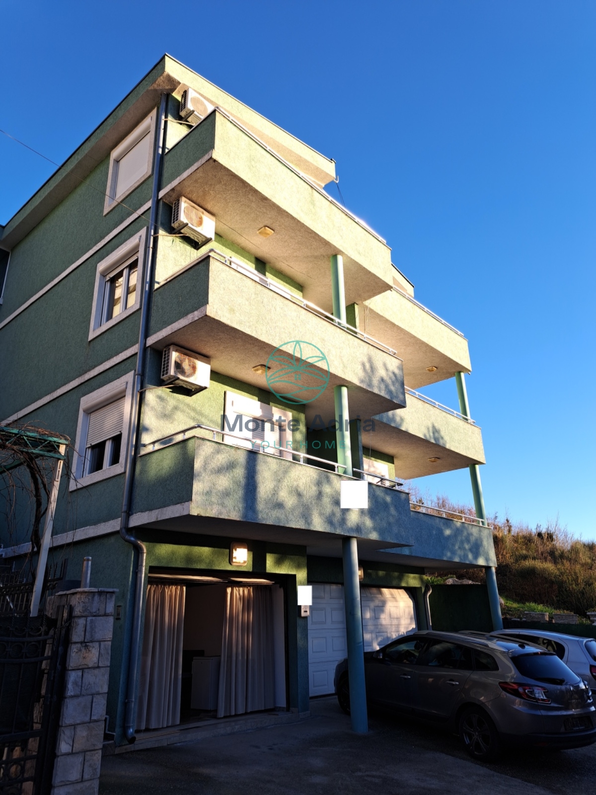 211m2 Doppelhaushälfte im Ort Sutomore, Nähe Bar und Petrovac steht zum Verkauf
